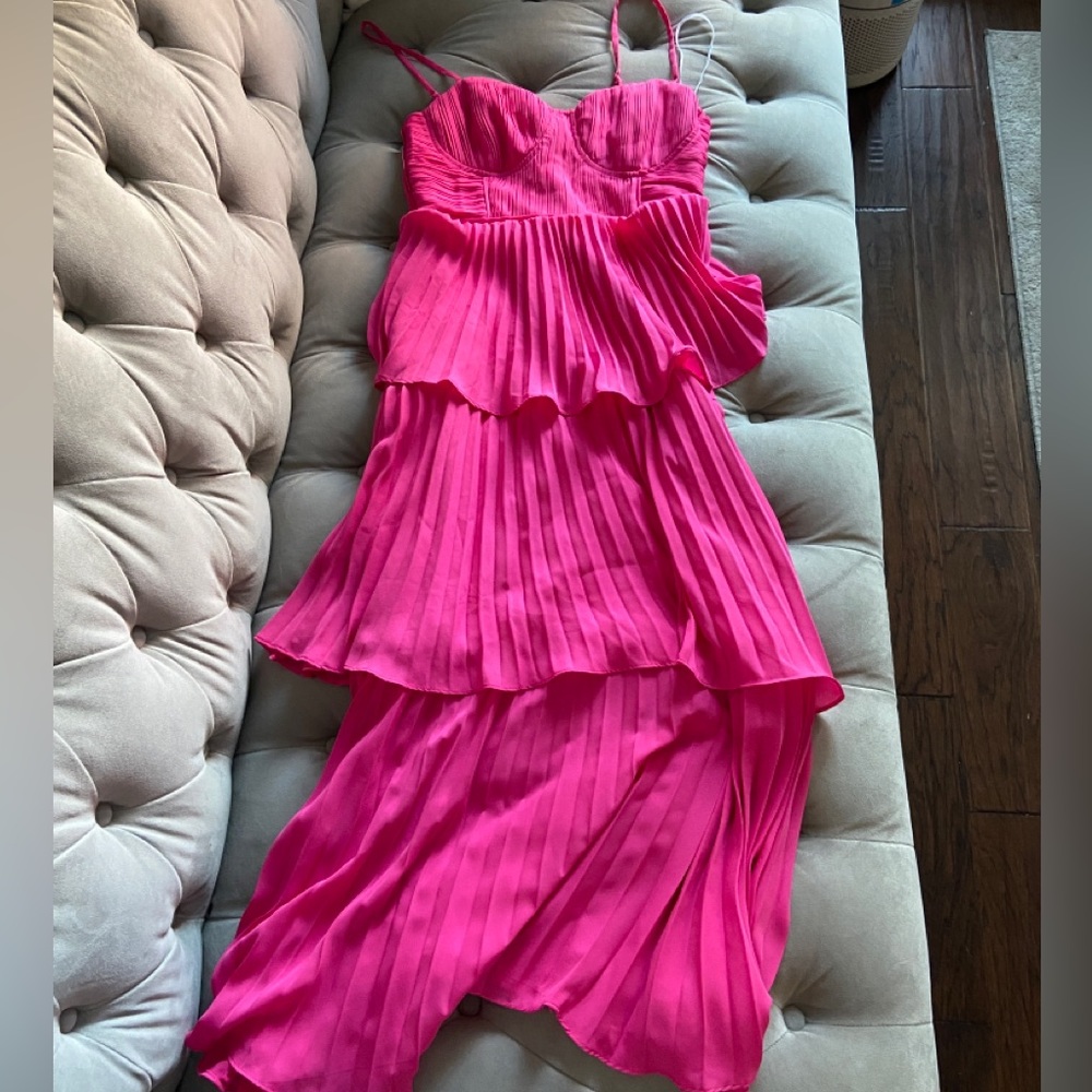 Lulus size small long pink dress! Never been worn!